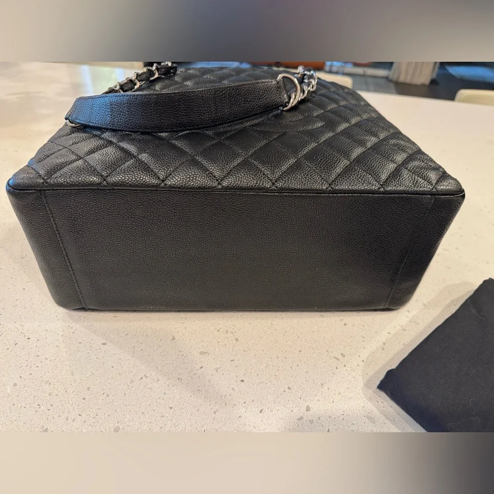 CHANEL GST Grand Shopper Tote Black with silver hardware - Picture 6 of 13